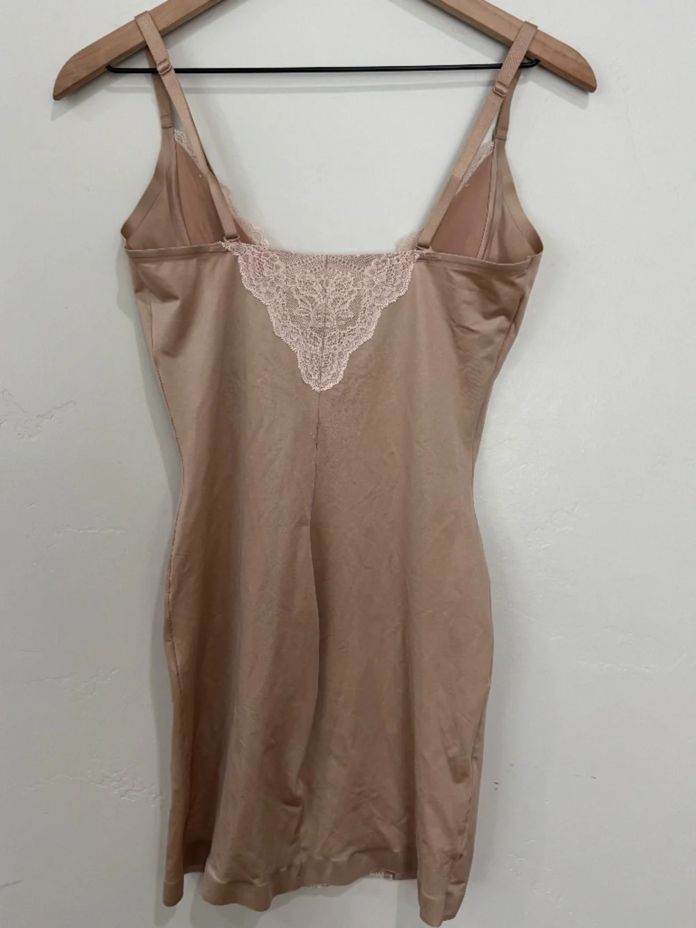 Victoria's Secret So Curvaceous Shaping Slip Size L Nude Shapewear for Dresses